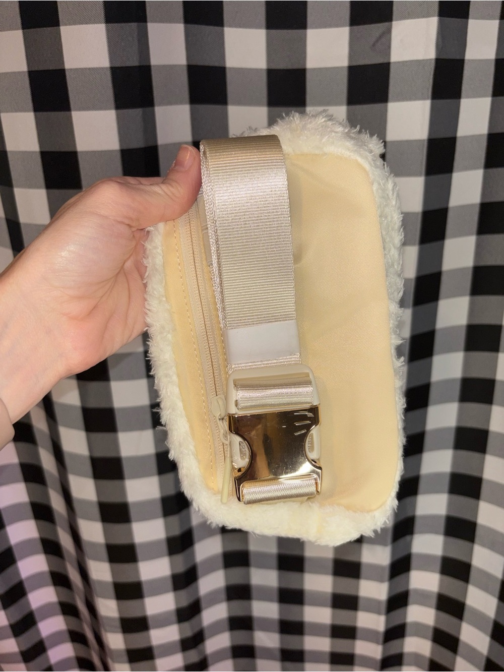 lululemon athletica Everywhere Belt Bag Fleece in Cream NWT - Picture 2 of 2